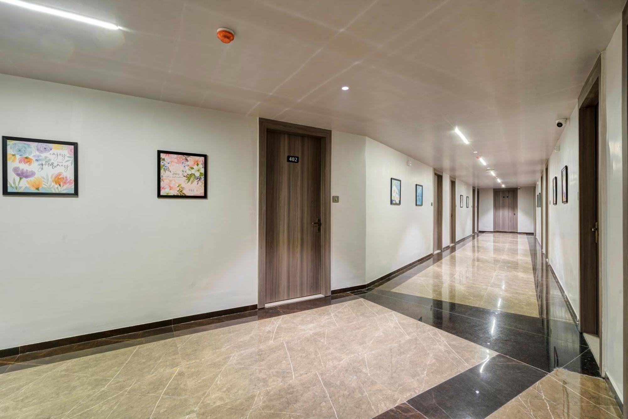 Hotel Sparsh Divine Ahmadabad Zewnętrze zdjęcie