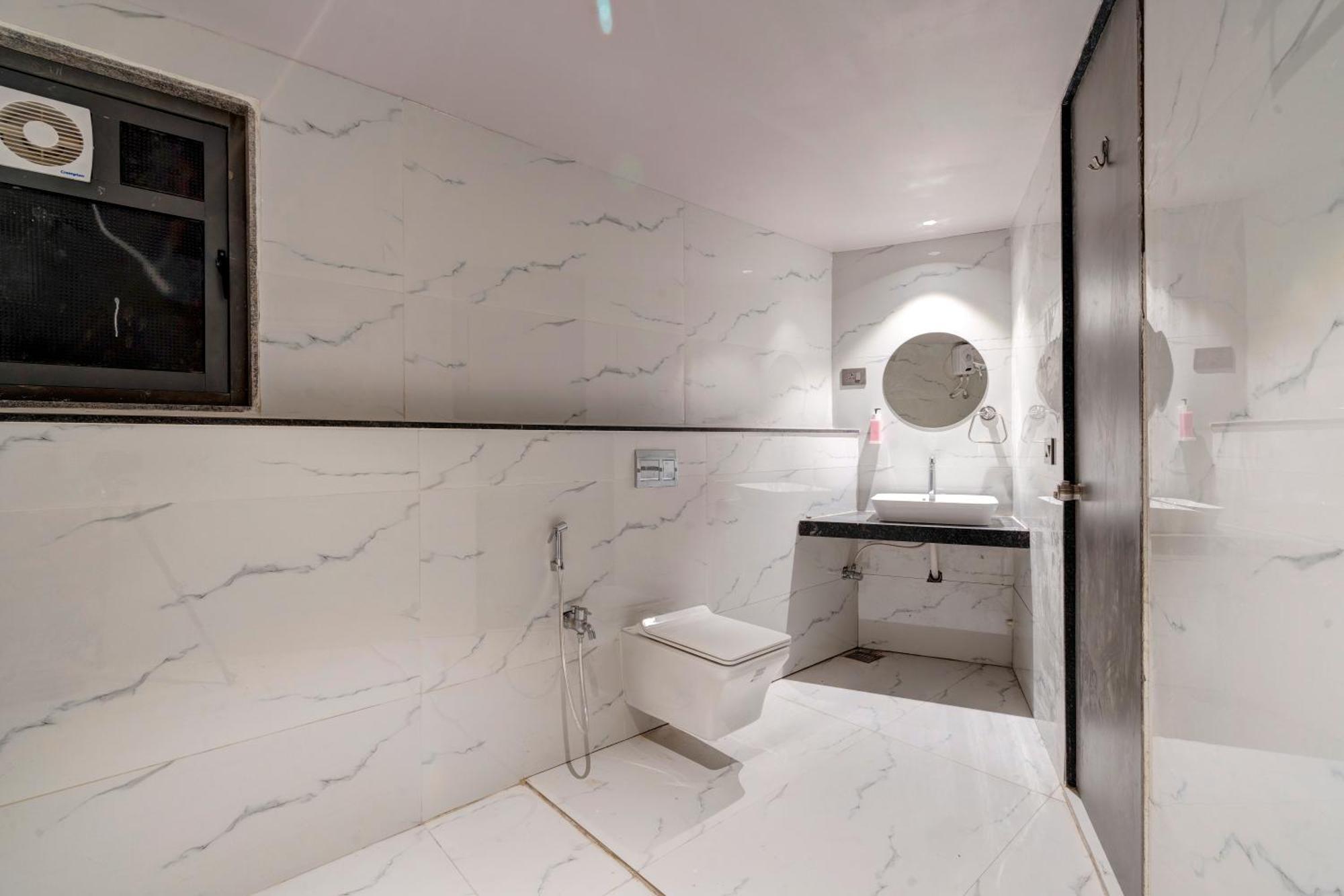 Hotel Sparsh Divine Ahmadabad Zewnętrze zdjęcie